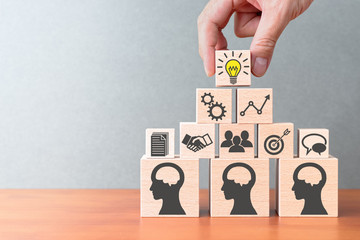 三个“土土土”这个字广州话怎样念？